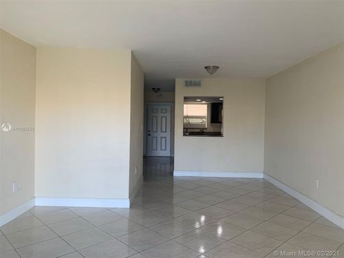 Foto del edificio - 9373 Fontainebleau Blvd