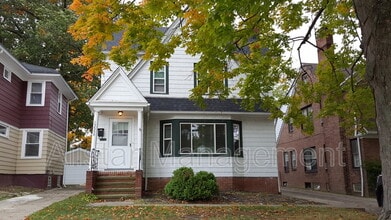 Building Photo - 13558 Cedar Rd