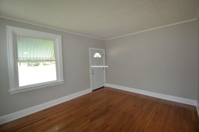 Building Photo - Updated 2 Bedroom home in Cheviot