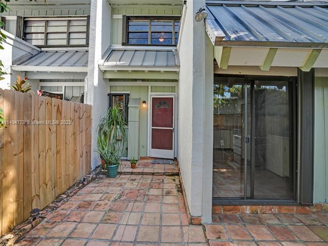 Building Photo - 4863 SW 71st Pl