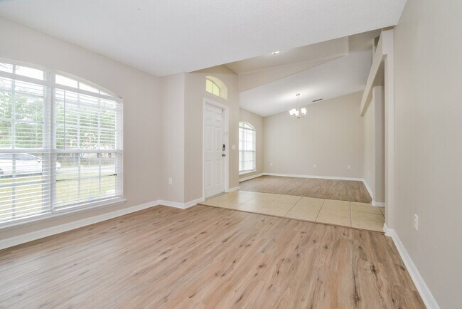 Foto del edificio - 903 Bonneville Ln