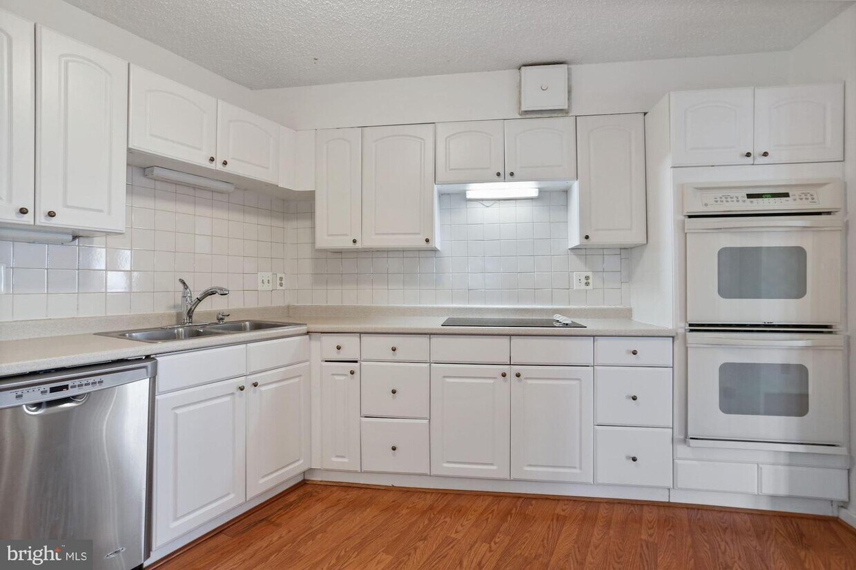 Foto principal - 1600 N Oak St
