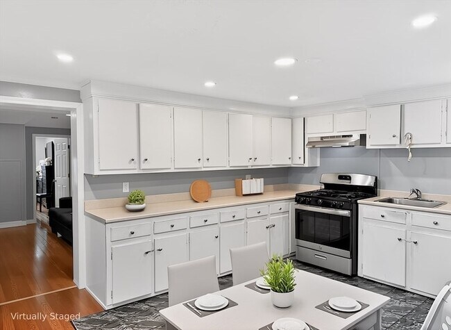Foto del edificio - 221 Trenton St
