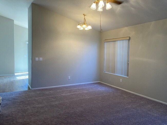 Building Photo - 3 bedroom 2 bath 2 car garage
