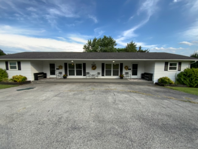 Building Photo - 701 Carson St