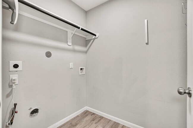 Foto del edificio - 388 Kendall Crest Dr