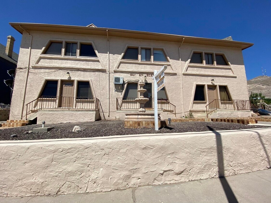 Primary Photo - 1111 N Cotton St