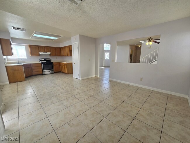 Building Photo - 1105 Overture Dr