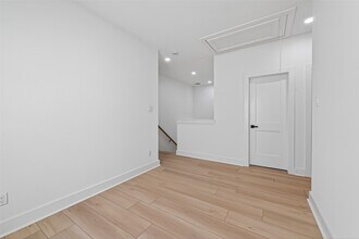 Building Photo - 971 Highland Lgt Ln