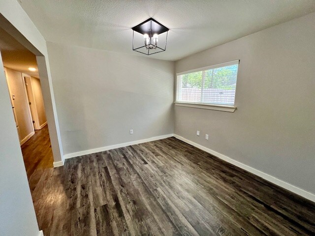 Foto del edificio - 1130 N Turner Ave