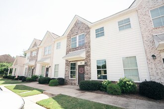 Building Photo - 3855 Academy Dr