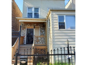 Building Photo - 4920 W Potomac Ave