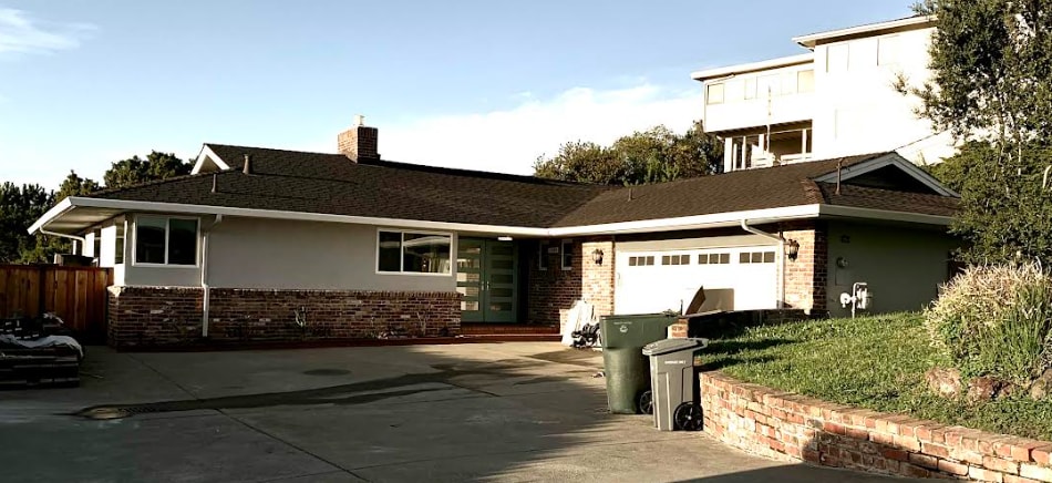 Building Photo - 1384 View Dr