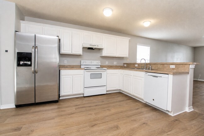 Building Photo - Northwest Pensacola 3BR/2BA Home Near Navy Federal with No Carpet & Privacy-Fenced Backyard