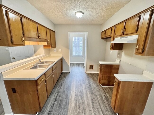 Foto del edificio - 6481 Summer Creek E