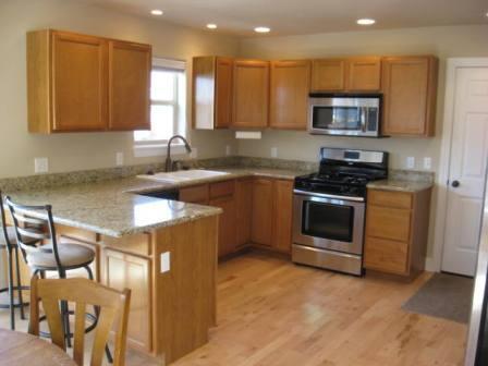 Building Photo - 3 bed 2.5 bath, lovely Oak Springs Home wi...