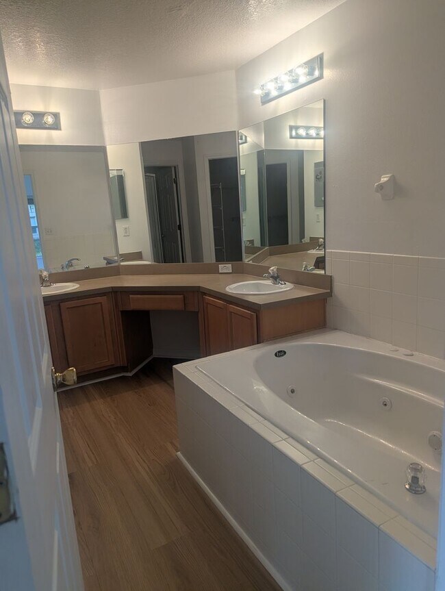 Foto del edificio - Completed renovated Home located in great location in Tavares