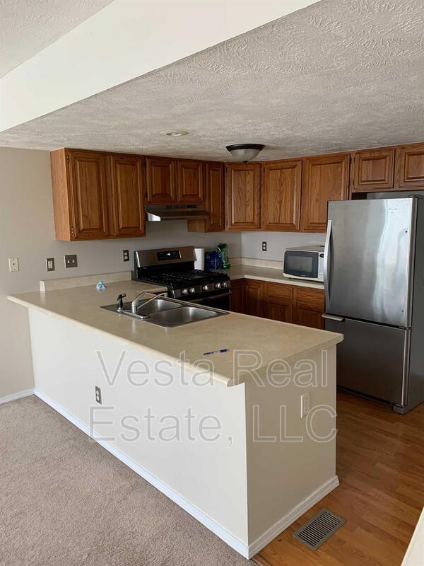 Primary Photo - 1004 Doral Dr