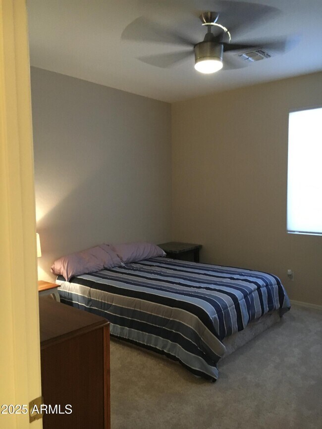Foto del edificio - 41030 N Iron Horse Way