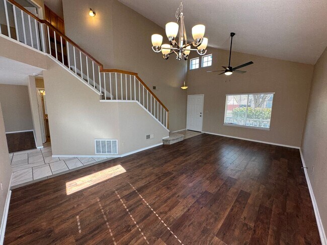 Foto del edificio - Beautiful 3 bedroom, 2.5 Bath Tracy Home