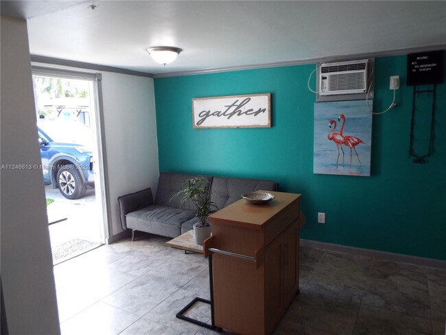 Foto del edificio - 1501 NE 12th St