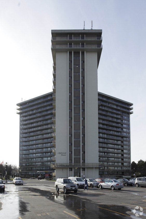 Applewood Towers Apartments 1055 Bloor St E Mississauga, ON
