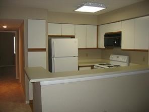 Building Photo - 16800 Sugar Pine Dr