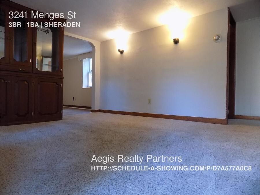 Primary Photo - 3241 Menges St