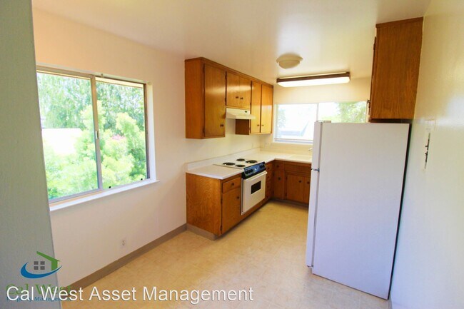 Building Photo - 1376 Sierra Ave