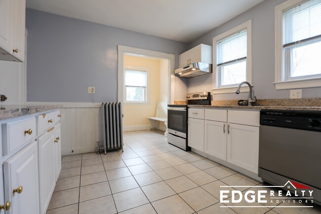 Building Photo - 31 Benjamin Rd