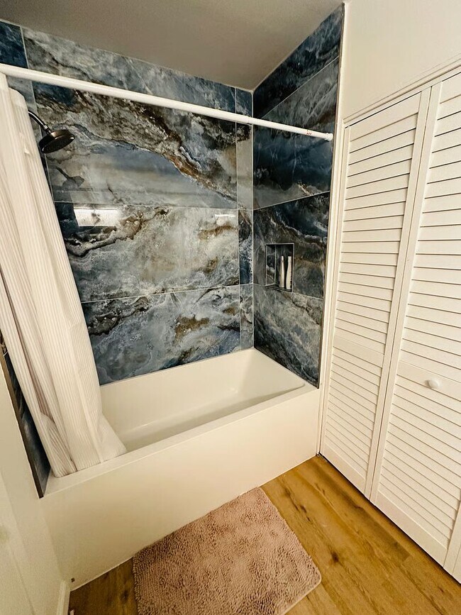 Building Photo - Peaceful, Fully Furnished Studio with Patio in Prime Santa Rosa