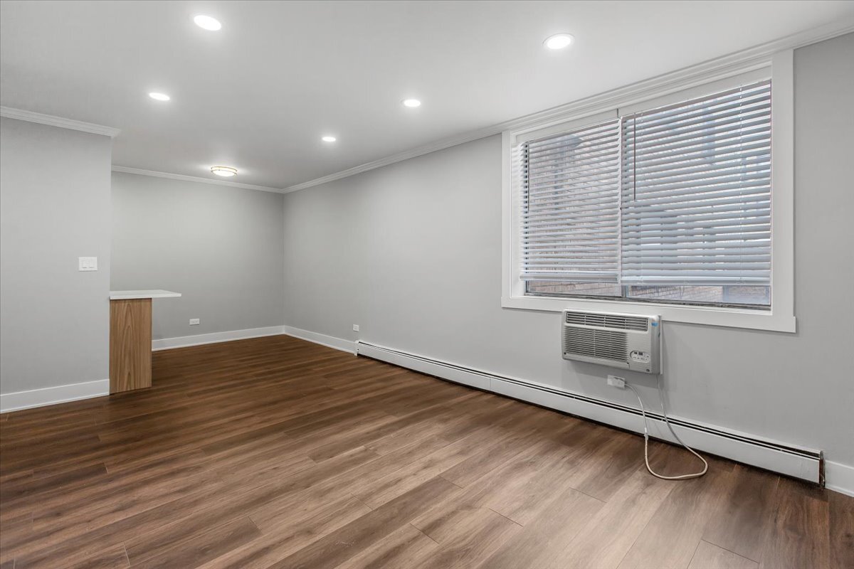 541 W Oakdale Ave, Unit 217, Chicago, IL 60657 - 536 W Oakdale Ave