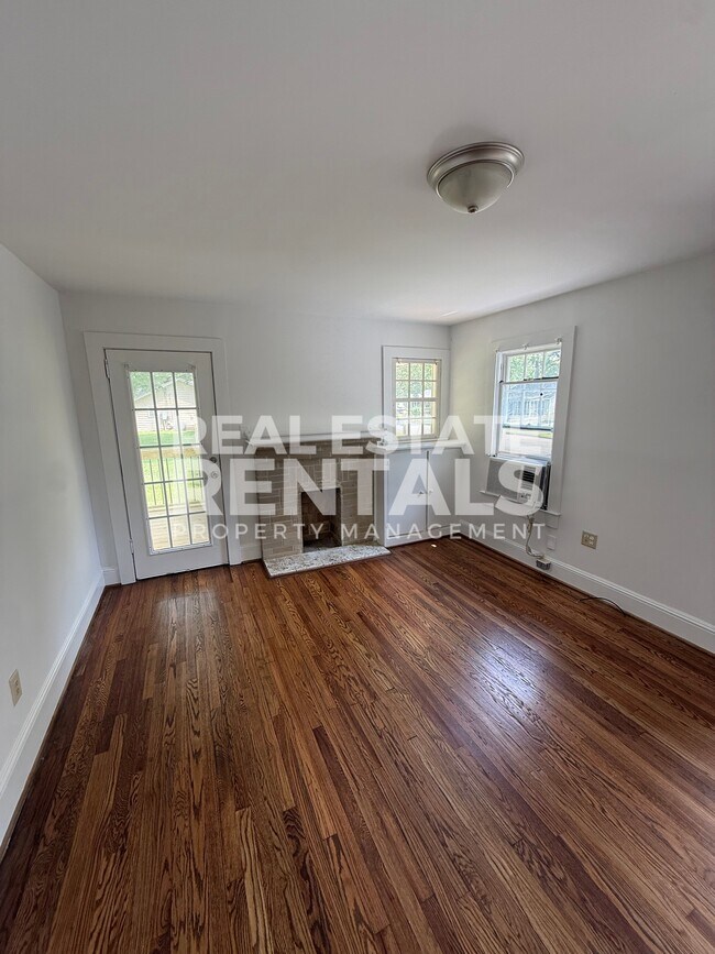 Foto del edificio - 1224 Robinson Ave