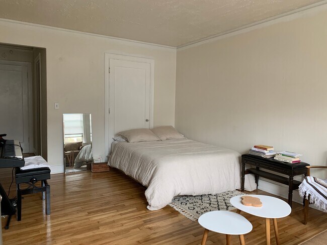 Foto del edificio - 531 Bellevue Ave E