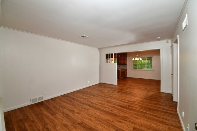 Foto del edificio - 3707 E 29th St