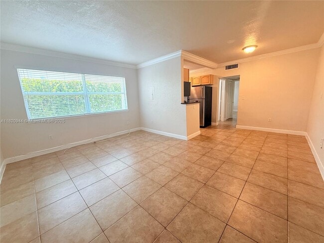 Building Photo - 865 W 39th St