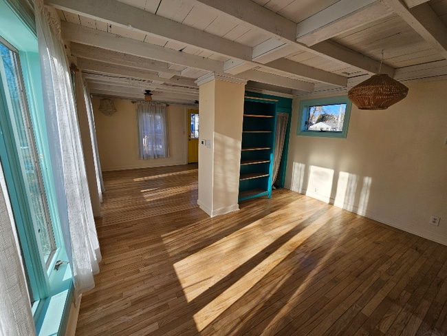 Building Photo - 11 Knott St