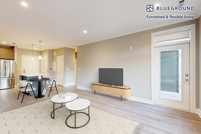 Foto del edificio - 240 E Shore Rd