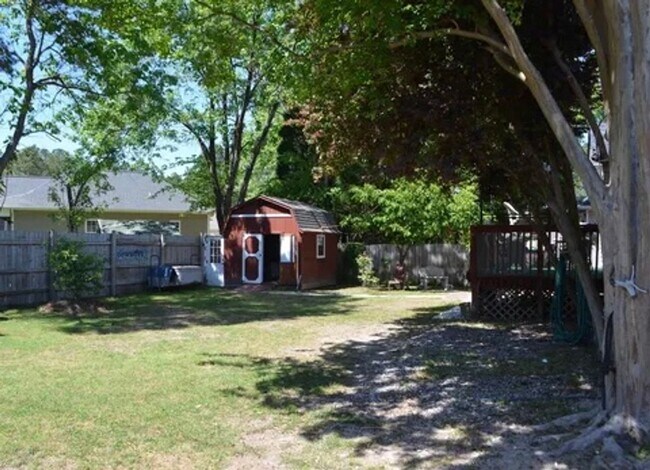 Building Photo - Single-family 3bd/2ba