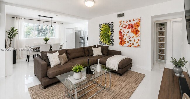 Foto del edificio - 444 NW 77th St