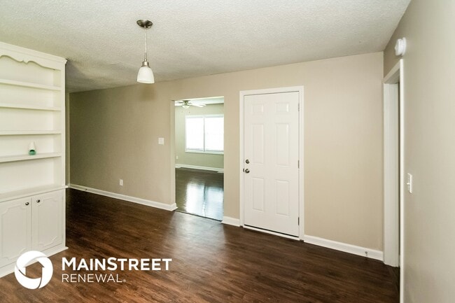 Building Photo - 1809 Doman Cir