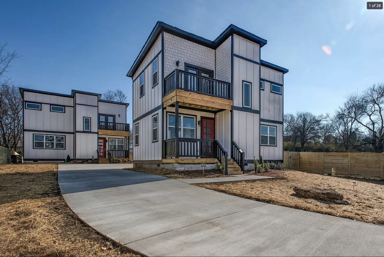 Foto principal - 2 bd/2 bth. Fiber Internet included, gated...