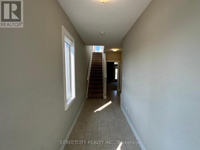 Building Photo - 177-177 Edgevalley Rd
