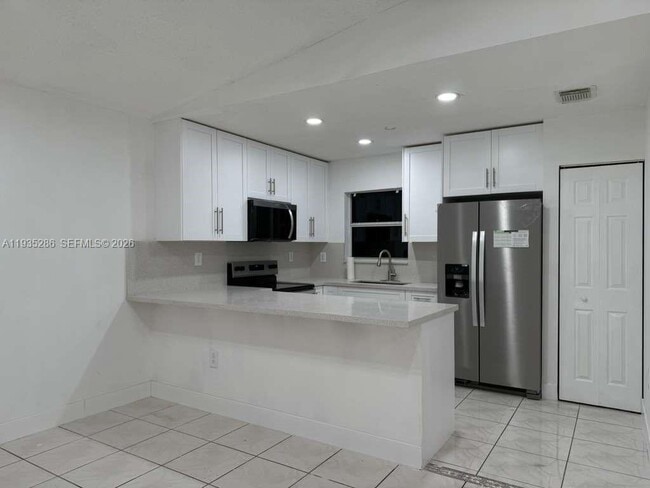 Foto del edificio - 19415 NW 33rd Ct