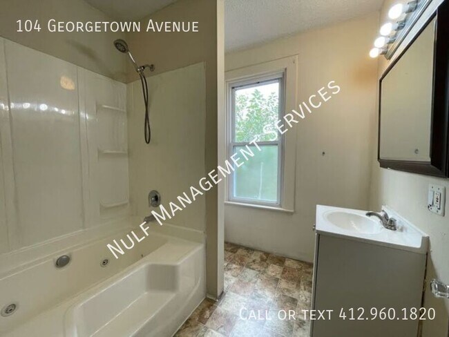 Foto del edificio - 104 Georgetown Ave