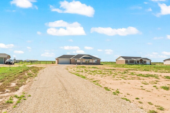 Building Photo - Country Living In Roosevelt ISD!