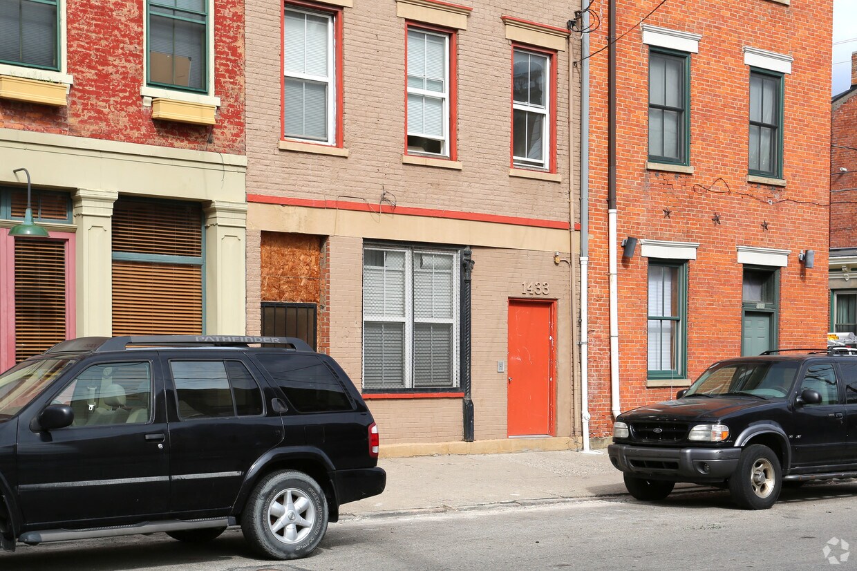 Building Photo - 1433 Walnut St