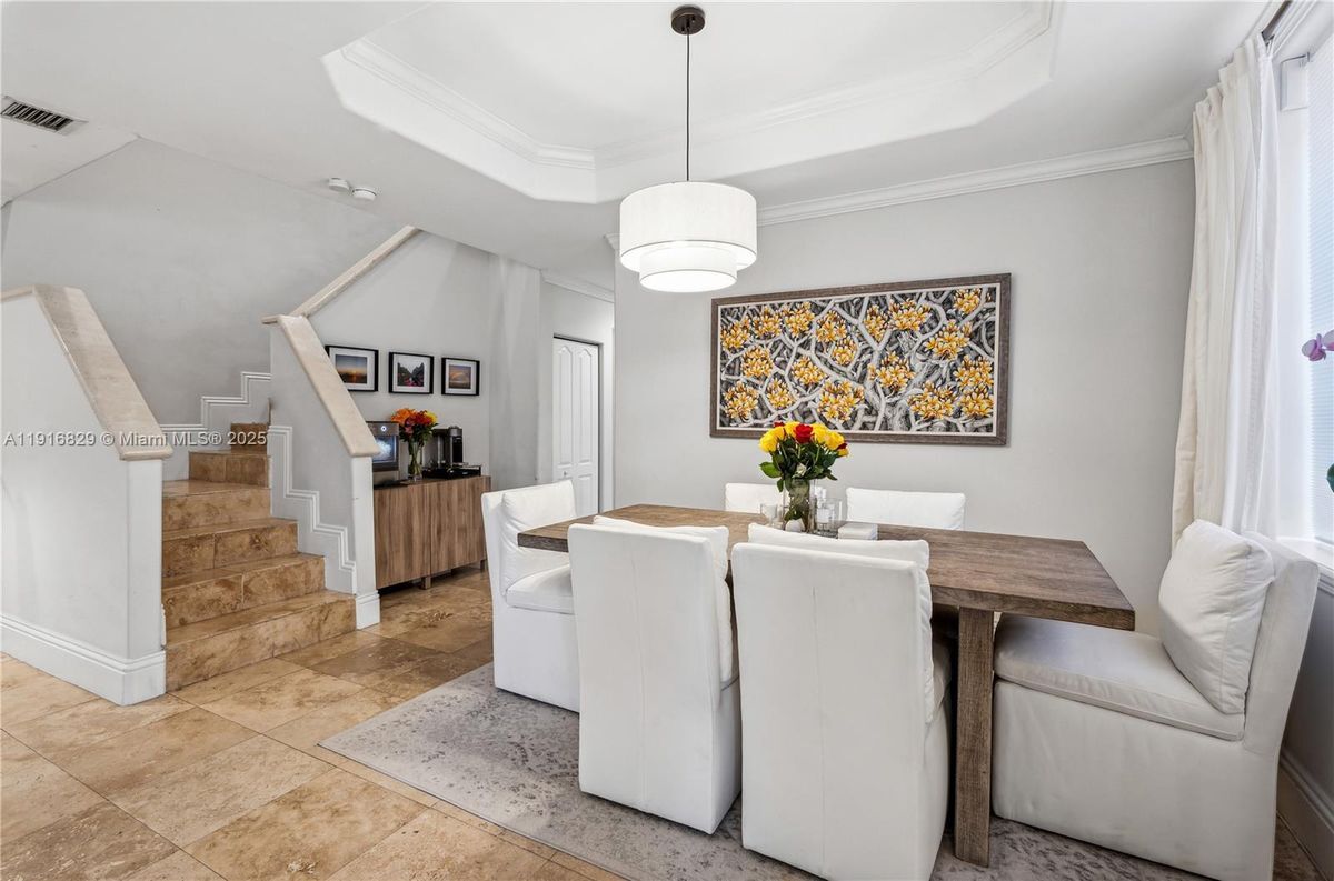 Foto del edificio - 3168 Ohio St