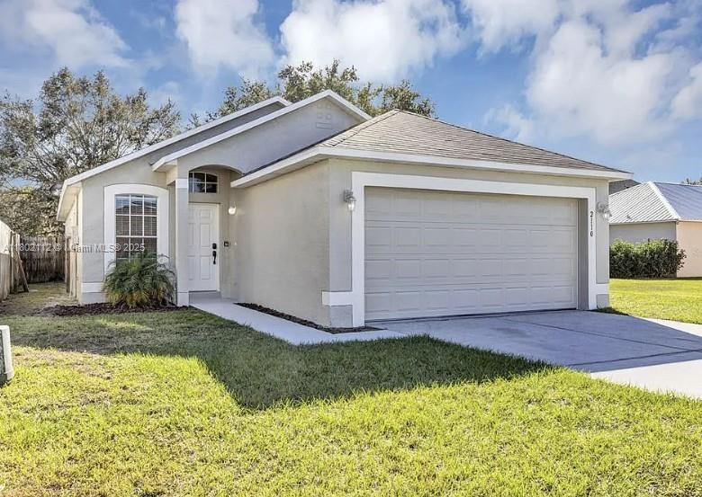 Foto principal - 2210 Whispering Trails Dr