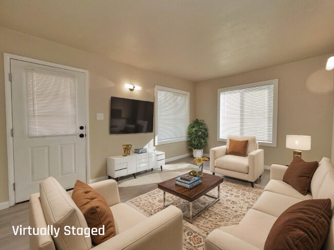 Building Photo - 308 6th St